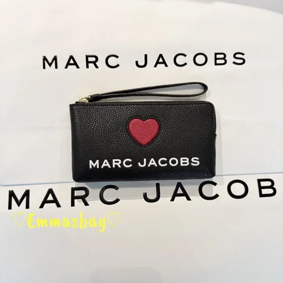 Marc Jacobs Valentine's Day Heart Pebbled Leather Wristlet - Picture 1 of 4